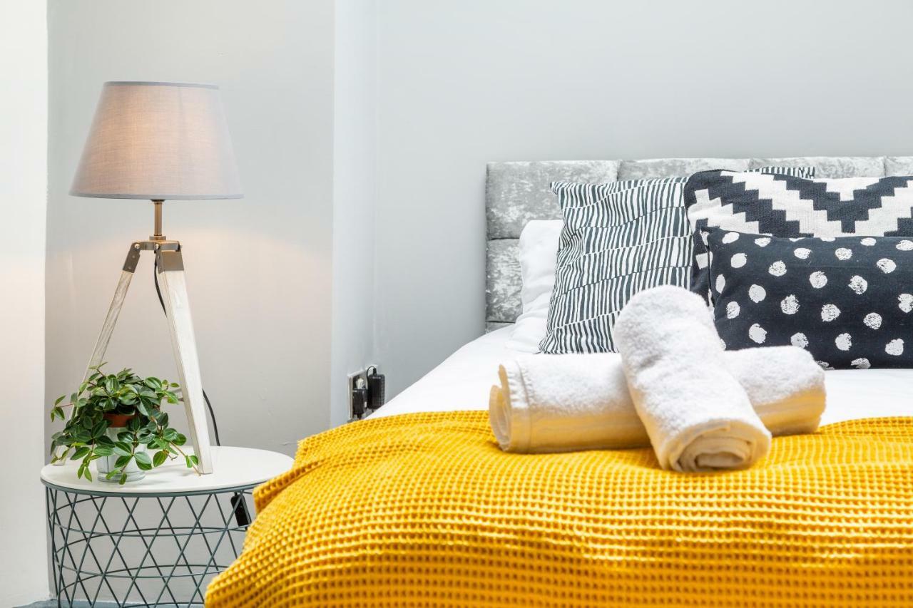 The Roof Apartment Bristol Bagian luar foto